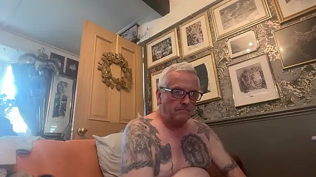 Snapshot of poggles chatting on July 2026 02:01:02 PM poggles online show from July 2026 02:01:02 PM