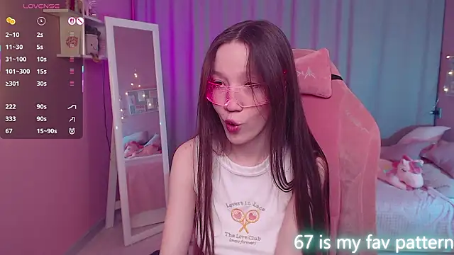 Shriya Sarann online show from March 2026 02:12:01 PM