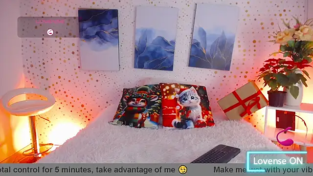 Snapshot of EmmaJhomson chatting on December 2025 12:46:02 PM EmmaJhomson online show from December 2025 12:46:02 PM
