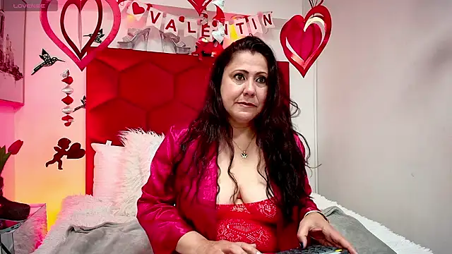 Snapshot of EmmaJhomson chatting on February 2026 12:57:01 PM EmmaJhomson online show from February 2026 12:57:01 PM