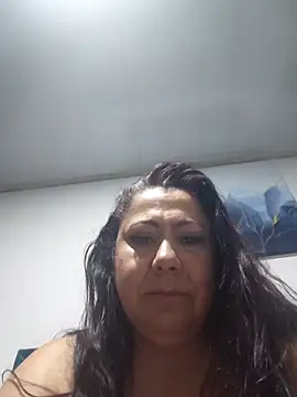 Snapshot of EmmaJhomson chatting on April 2026 08:24:01 AM EmmaJhomson online show from April 2026 08:24:01 AM