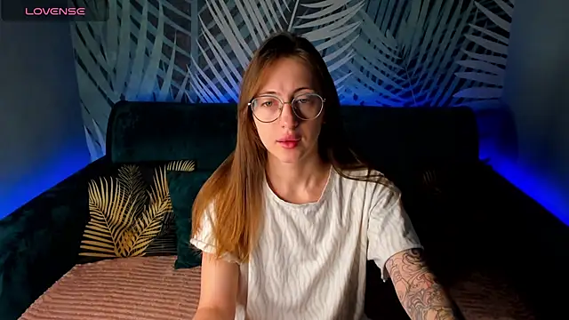 ChristyCrayme online show from November 2025 10:18:02 PM