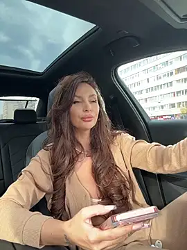 LunaBex online show from November 2025 08:48:02 AM