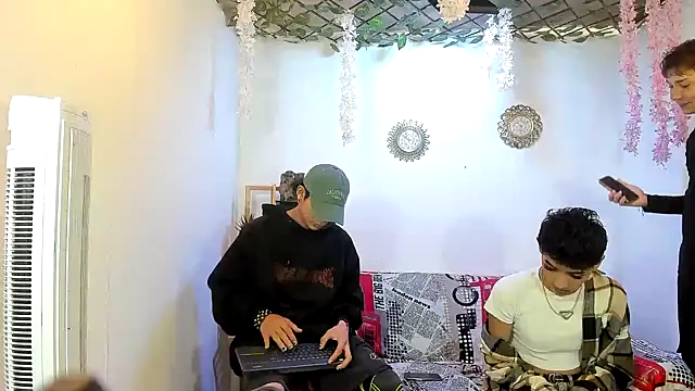 Bastian boyshot77 online show from February 2026 01:52:02 PM