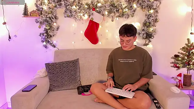 Young Ben online show from December 2025 12:31:02 AM