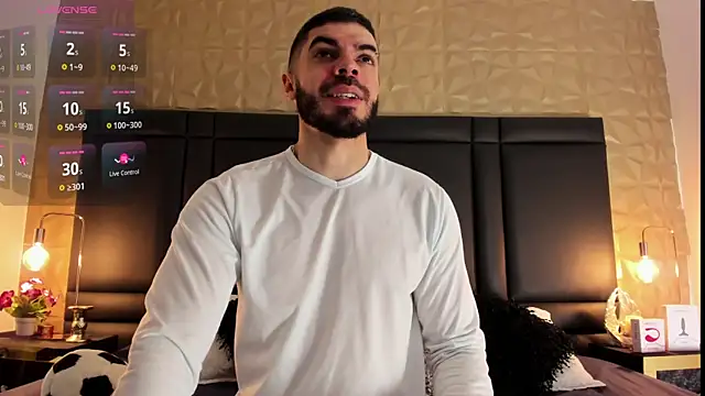 AxelThompson  online show from October 2025 11:20:02 AM