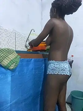 Snapshot of GeileErica chatting on September 2025 12:43:01 AM GeileErica online show from September 2025 12:43:01 AM