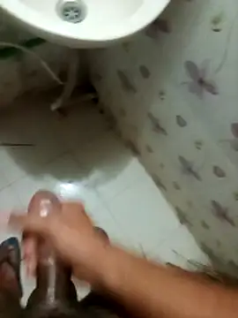 Snapshot of zim200 chatting on April 2026 05:07:02 PM zim200 online show from April 2026 05:07:02 PM