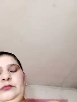 Aymacyn online show from December 2025 10:38:02 PM