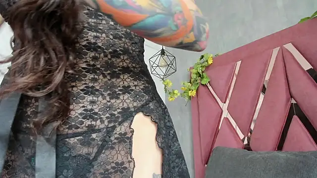 viollettaa  online show from March 2026 03:38:01 PM