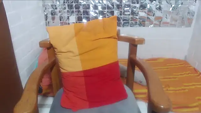 Snapshot of rose-crystal chatting on February 2026 12:03:01 AM rose-crystal online show from February 2026 12:03:01 AM