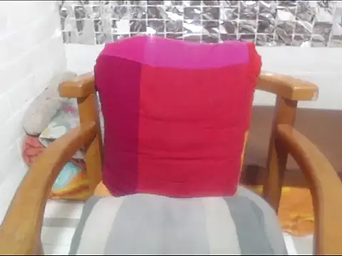 Snapshot of rose-crystal chatting on February 2026 12:44:02 AM rose-crystal online show from February 2026 12:44:02 AM