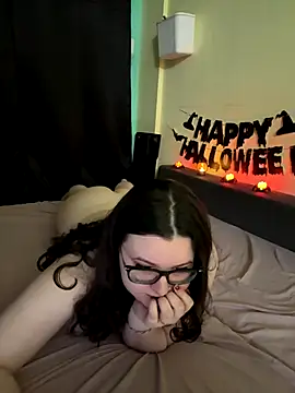 HaleyAyush online show from October 2025 05:09:02 PM