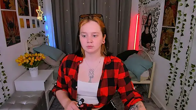 lunaalli online show from September 2025 04:29:01 PM