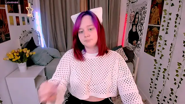 lunaalli online show from November 2025 02:06:02 PM