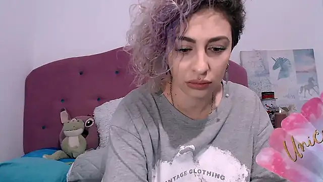 Snapshot of AAARUNY chatting on January 2026 12:43:01 PM AAARUNY online show from January 2026 12:43:01 PM