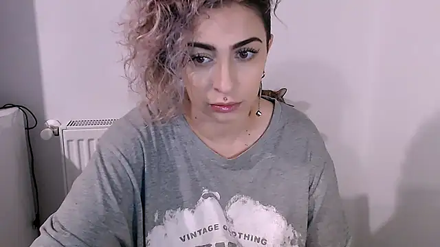 Snapshot of AAARUNY chatting on March 2026 12:49:02 PM AAARUNY online show from March 2026 12:49:02 PM