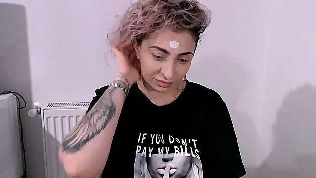 Snapshot of AAARUNY chatting on April 2026 08:07:02 PM AAARUNY online show from April 2026 08:07:02 PM