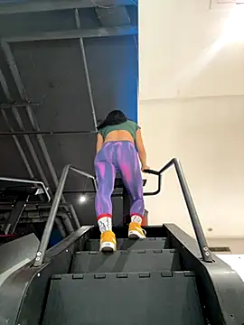 Ninazhang online show from October 2025 02:28:01 AM