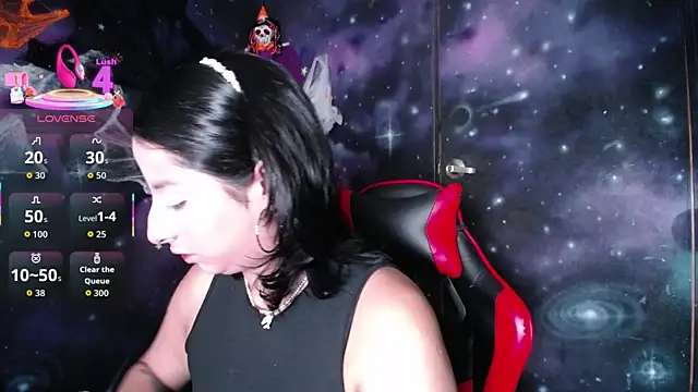 CristaldelLeon s online show from October 2025 02:14:01 PM