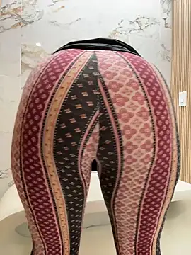 sweetsirenn online show from February 2026 03:43:01 PM