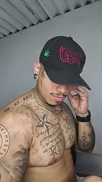 Snapshot of David_tatto1 chatting on May 2026 10:07:01 PM David tatto1 online show from May 2026 10:07:01 PM
