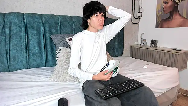 Diamond twink online show from June 2026 01:53:02 PM