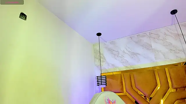 Luciifeer  online show from November 2025 06:39:01 PM