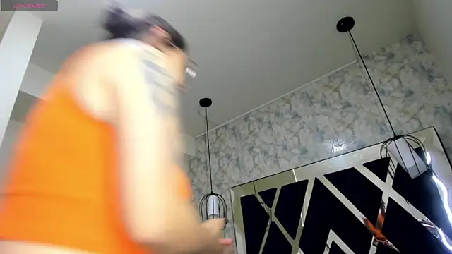 Luciifeer  online show from April 2026 03:39:01 PM