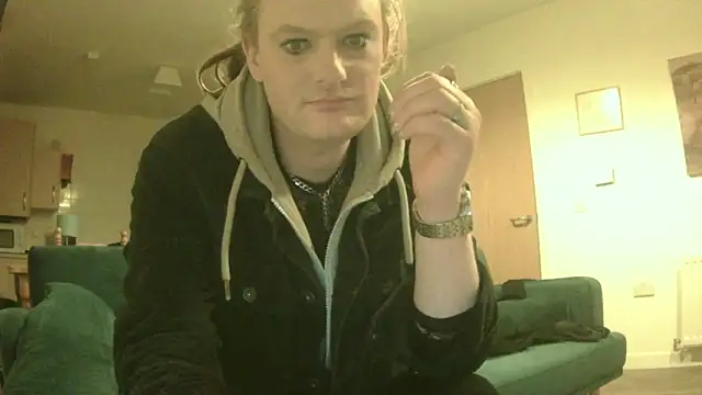 avamaxwell online show from April 2026 08:09:01 PM