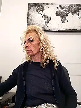 clarabell4 online show from February 2026 10:25:02 AM