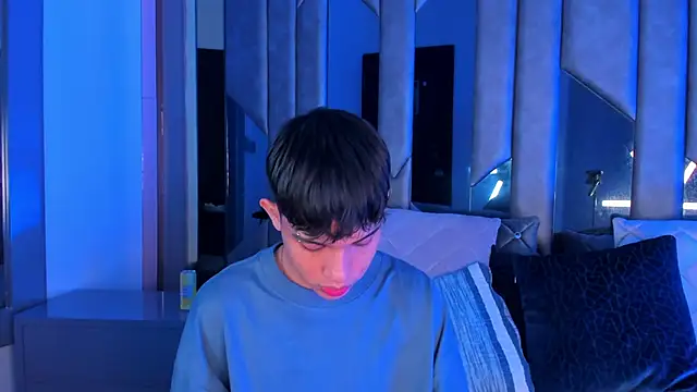 Sebax Young online show from September 2025 08:41:01 PM