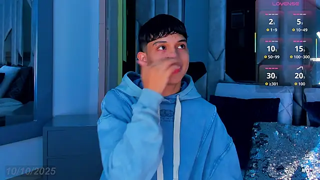 Sebax Young online show from October 2025 04:33:01 AM