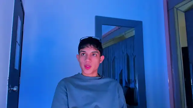 Sebax Young online show from April 2026 08:47:01 PM