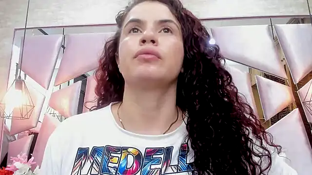 ThaliaCross online show from October 2025 07:48:01 PM