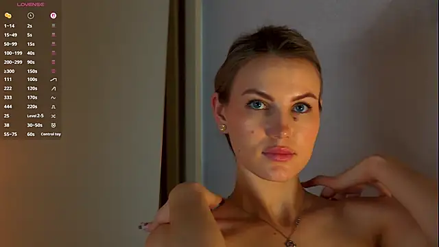 YungTessa online show from April 2026 09:39:33 PM