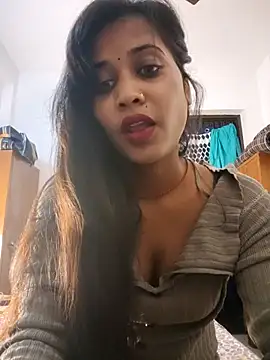 cute radhikaa online show from October 2025 06:06:02 PM