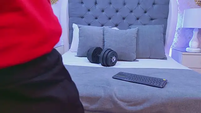 ZoeKrug online show from December 2025 11:48:01 AM