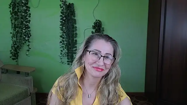 Snapshot of Habibi_Honeyy chatting on May 2026 01:06:01 PM Habibi Honeyy online show from May 2026 01:06:01 PM