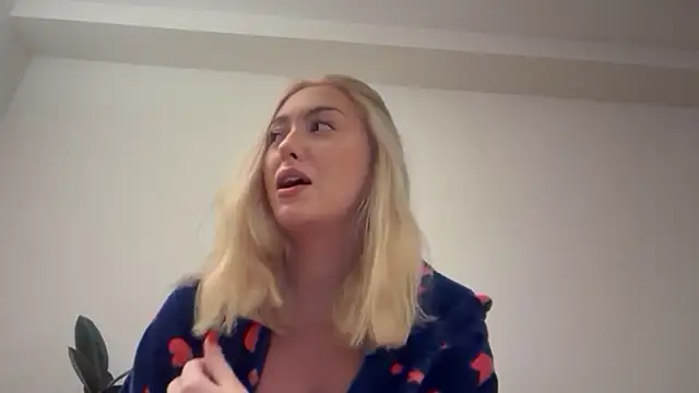 Kitty Swetty online show from November 2025 10:20:02 PM