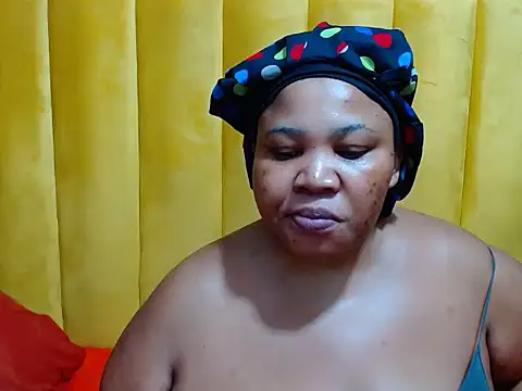 Snapshot of GiantDeal69 chatting on September 2025 01:48:02 PM GiantDeal69 online show from September 2025 01:48:02 PM