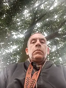 Snapshot of albert_guzmann chatting on October 2025 11:45:02 AM albert guzmann online show from October 2025 11:45:02 AM