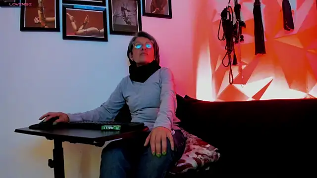 MistressNyx cg online show from October 2025 02:25:02 PM