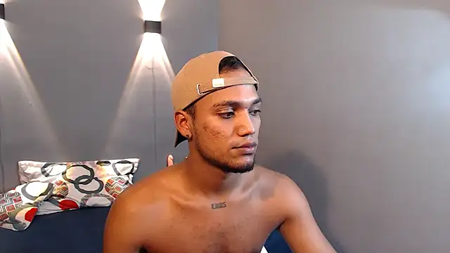 Snapshot of mateonick40 chatting on April 2026 06:19:02 PM mateonick40 online show from April 2026 06:19:02 PM