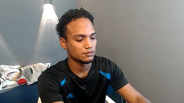 Snapshot of mateonick40 chatting on April 2026 05:28:01 PM mateonick40 online show from April 2026 05:28:01 PM