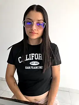 Snapshot of Coralinne__ chatting on March 2026 03:12:02 PM Coralinne online show from March 2026 03:12:02 PM