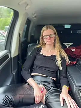 Bikergirl 97 online show from May 2026 03:20:02 PM