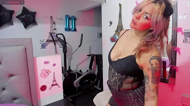 Snapshot of Ary_Ricci chatting on October 2025 02:02:05 AM Ary Ricci online show from October 2025 02:02:05 AM