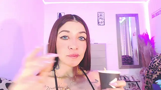 Snapshot of Anna_belly chatting on February 2026 01:27:02 PM Anna belly online show from February 2026 01:27:02 PM