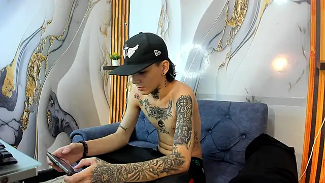 StraightBoy Nick online show from October 2025 04:55:01 AM